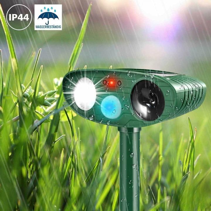 Solar-Powered Ultrasonic Animal Repeller – PIR Motion Sensor 110°, IP44, 13–40 kHz